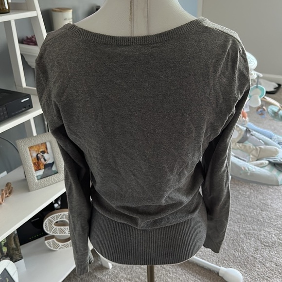 H&M Sweater - Picture 3 of 4